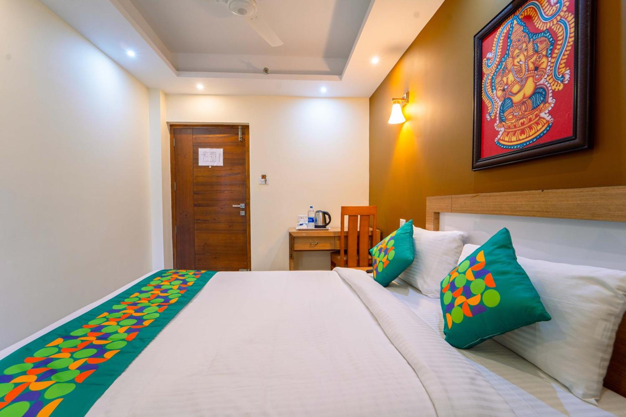 Treebo Sree Varshavilas Regency, 2 Mins From Guruvayoor Temple Гуруваюр Экстерьер фото