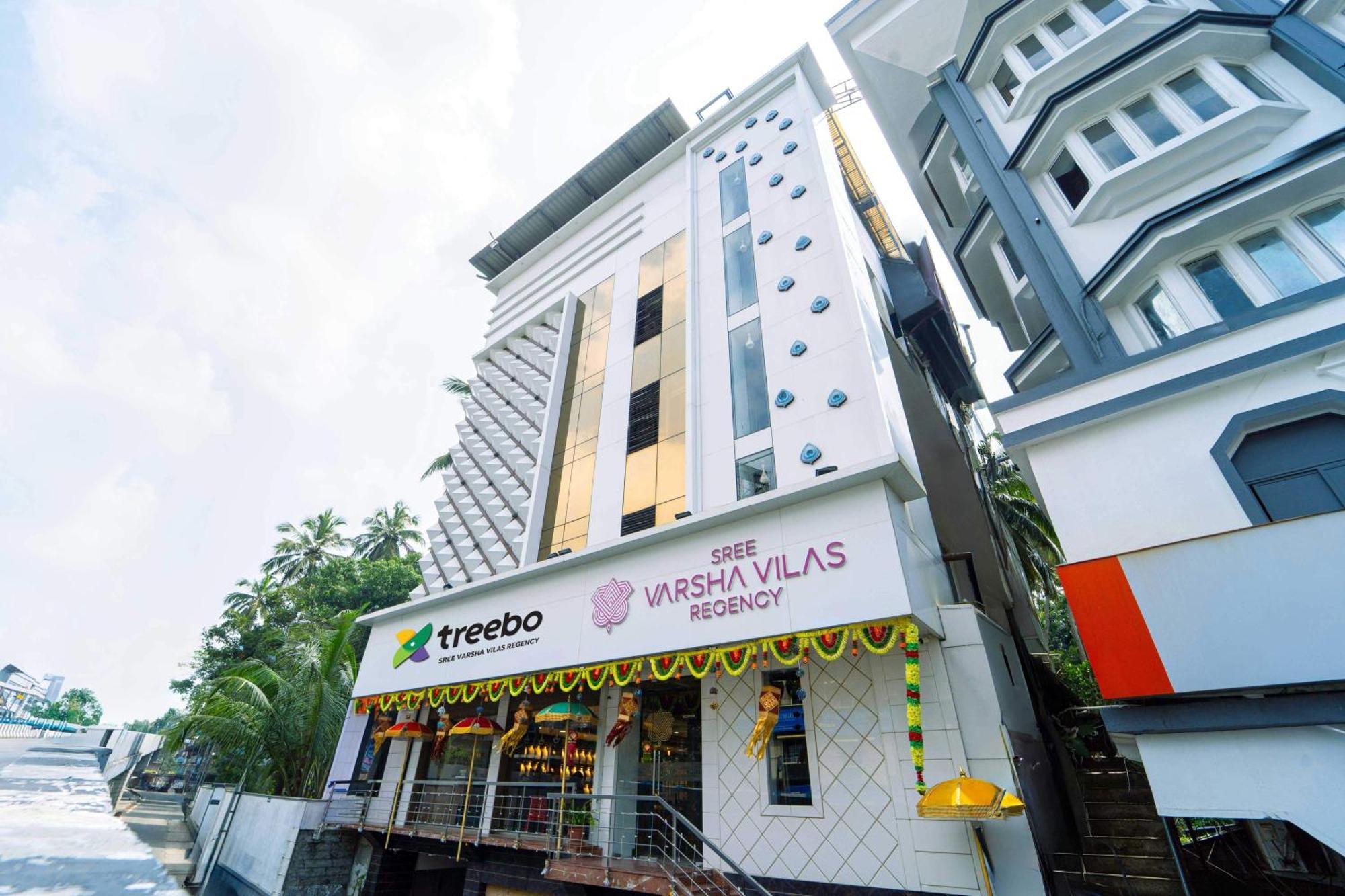 Treebo Sree Varshavilas Regency, 2 Mins From Guruvayoor Temple Гуруваюр Экстерьер фото
