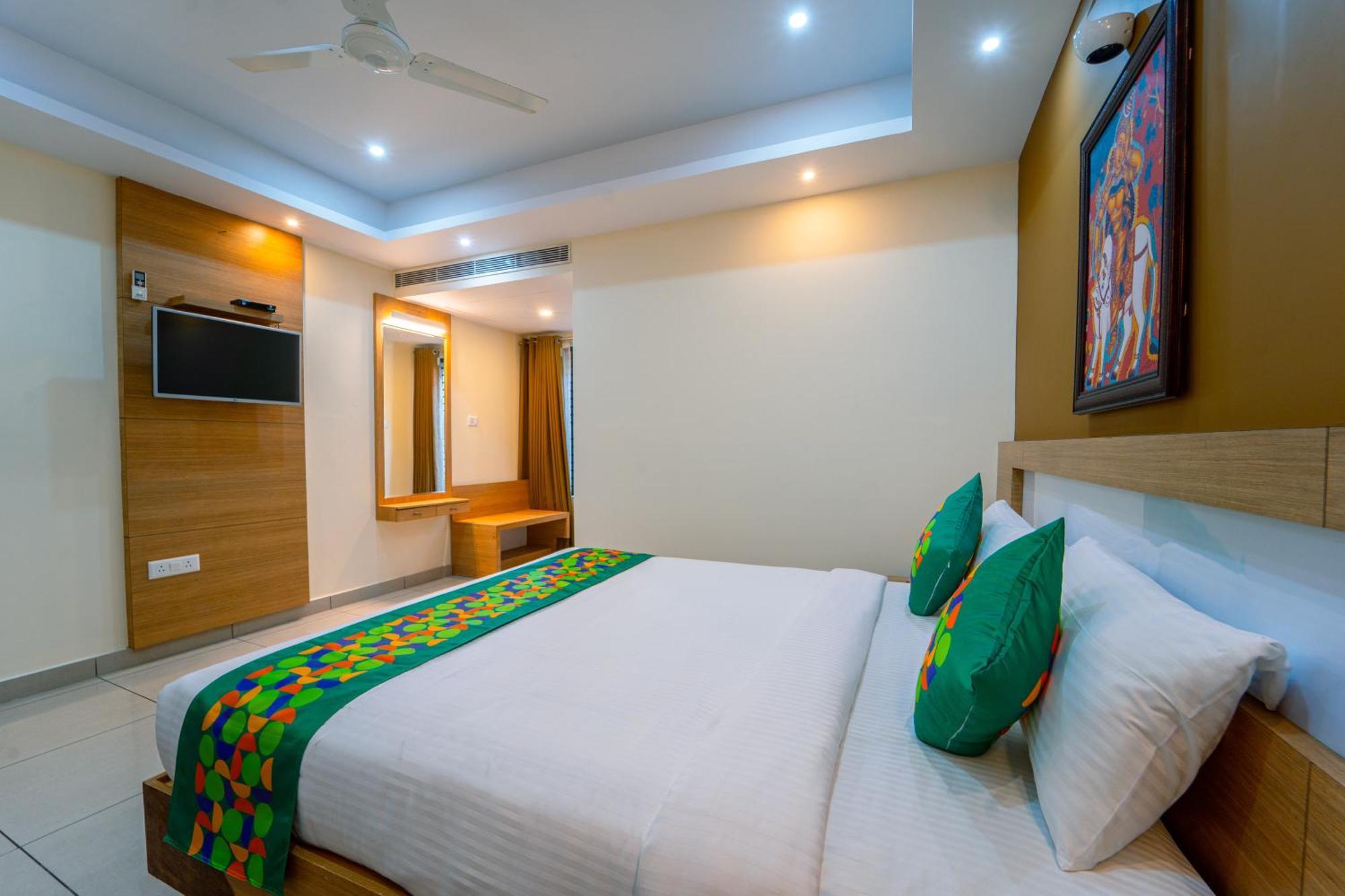 Treebo Sree Varshavilas Regency, 2 Mins From Guruvayoor Temple Гуруваюр Экстерьер фото